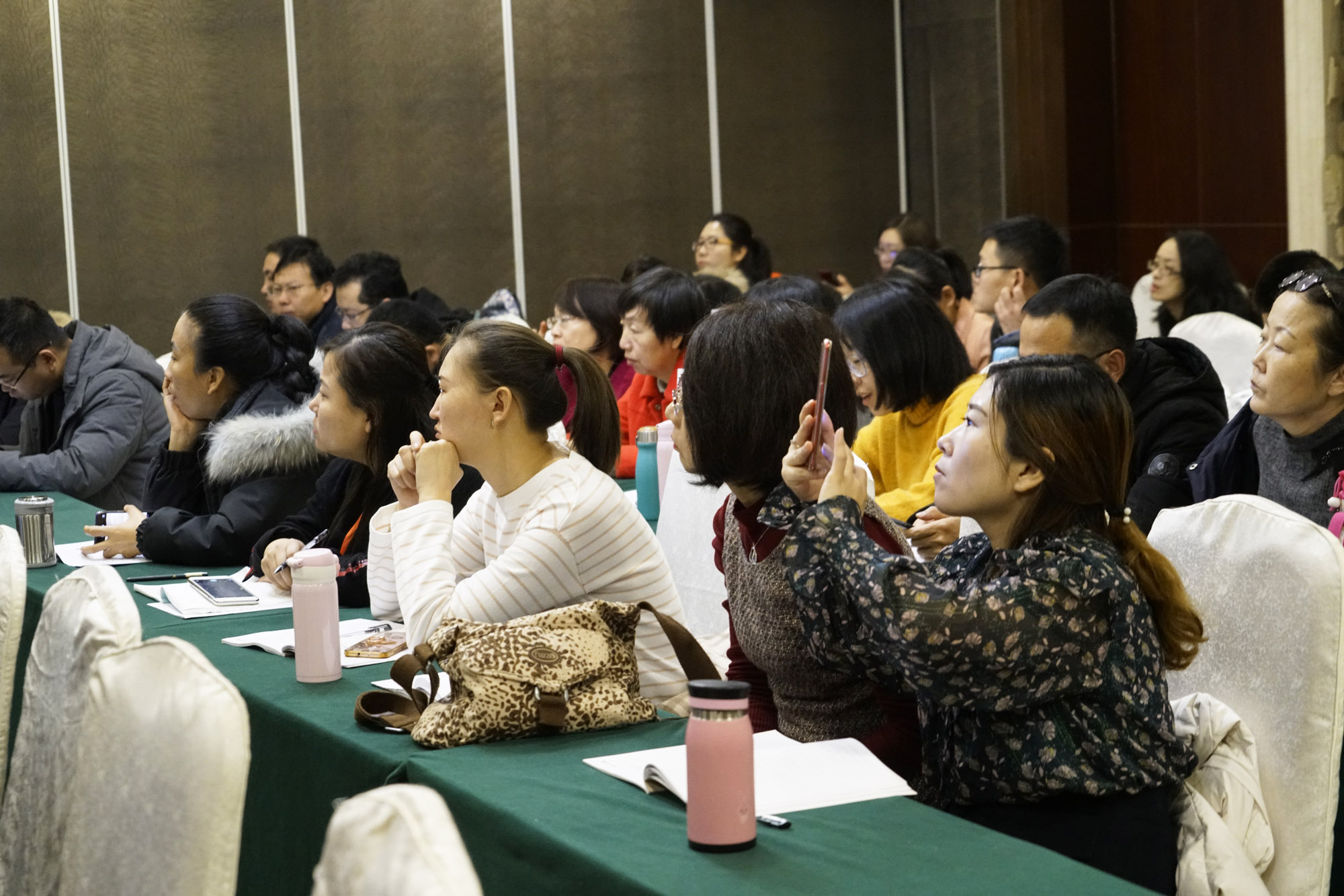 分会场学习氛围好，互动频繁，踊跃发言。