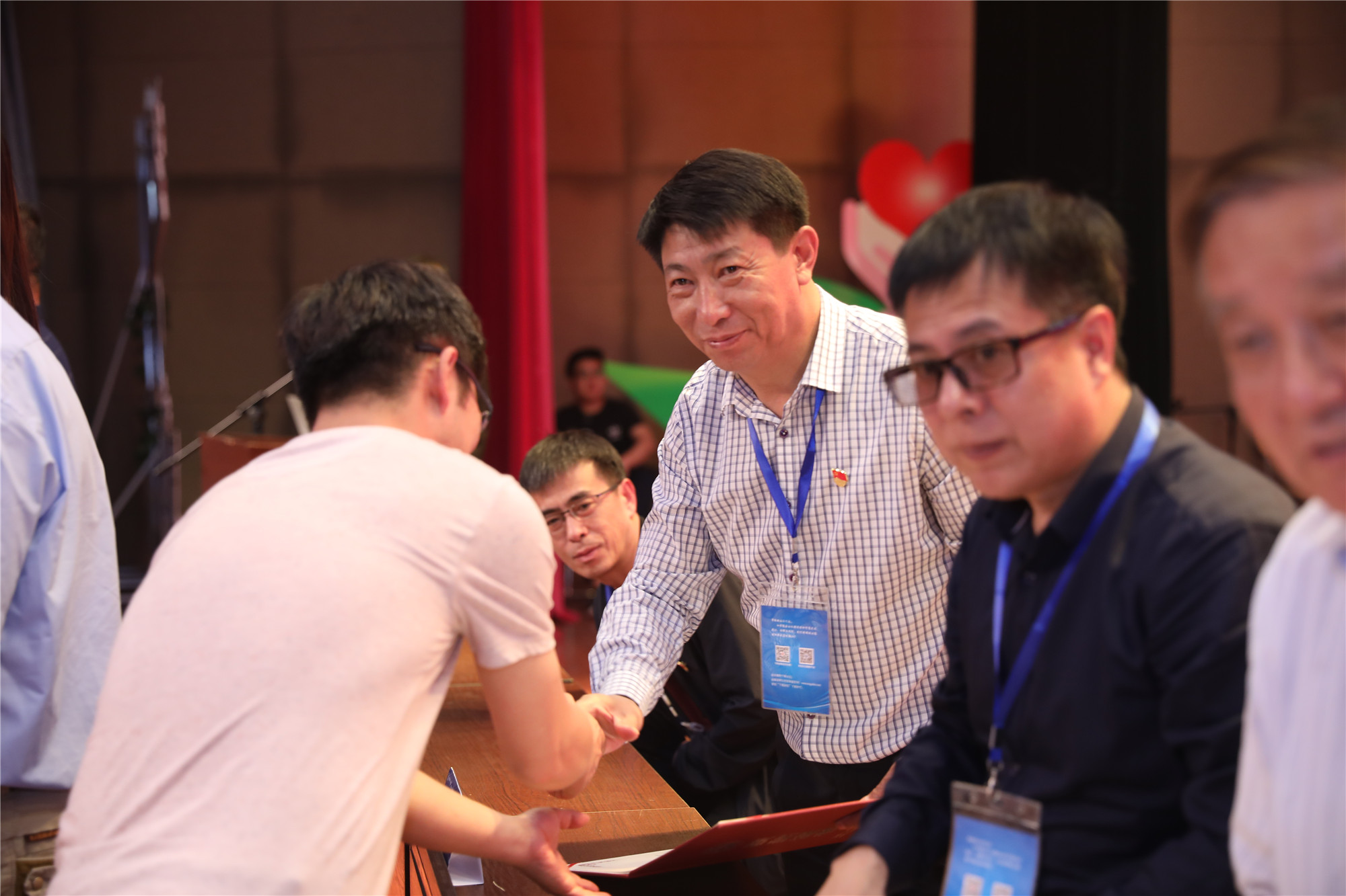 北京中教市培教育研究院呼应教育教学改革的需求，与鞍山市教育局、海城市教育局共同举办鞍海教育峰会，邀请全国著名专家和教学一线名师，共同探讨教育教学转型和课堂教学创新的命题。