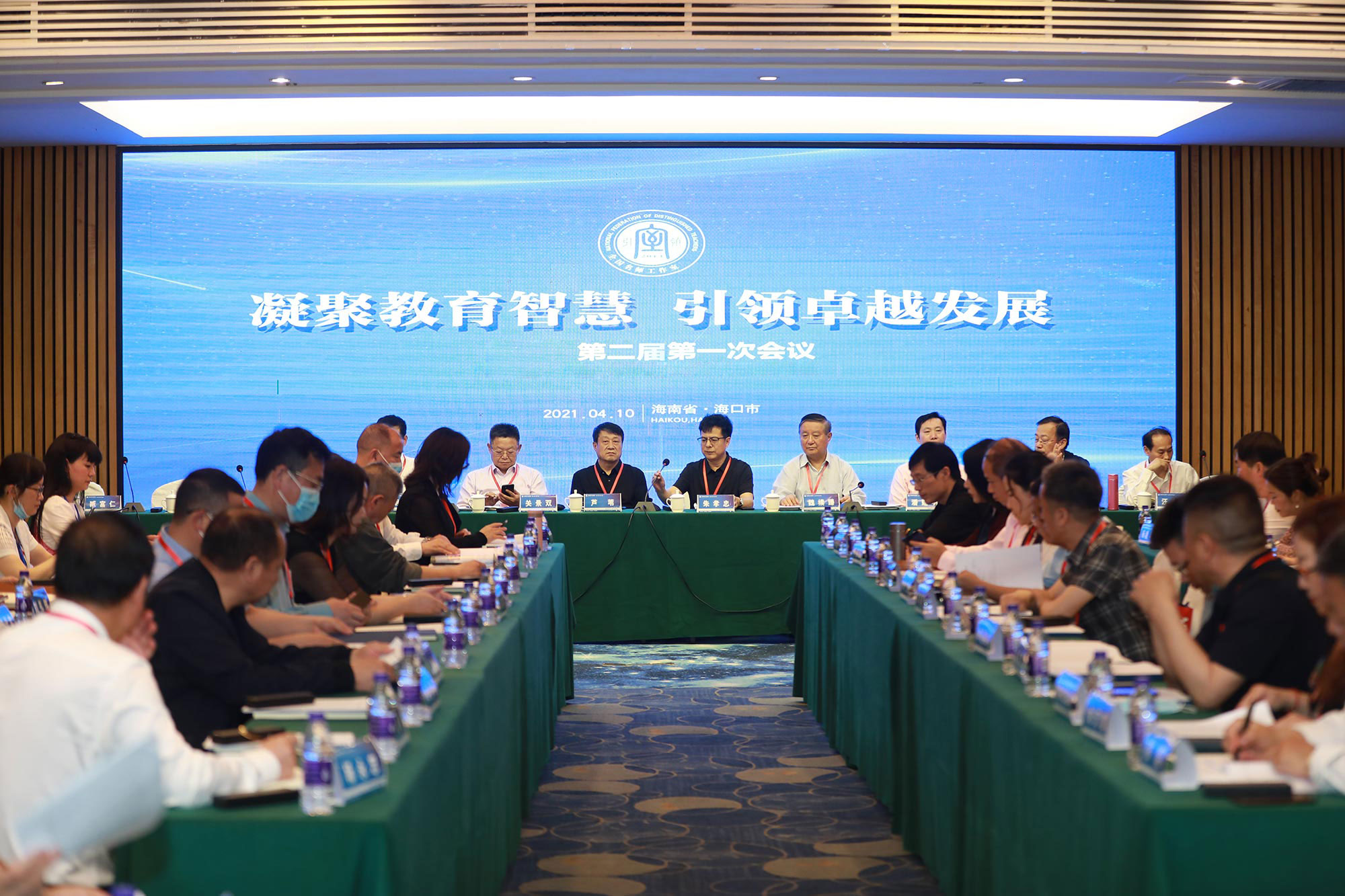 有幸加入北京中教市培教育研究院，这是一份荣耀，更是一份责任。始终记得这样几句话：理事就要做事，不理不成事。平时不主动作为，一生就没有多少修为。作为工作室的领衔人只有把过程作实、用研修说话才能&ldquo;不负流年不负卿&rdquo;，也才不会辜负组织的培养、研究院的信任。有人说，心有理想，方能渡水横塘；孜孜以求，才能赢得满庭芬芳。只有在路上不停歇走向卓越的人，才能将生命和思想安置在灵动的高地上。